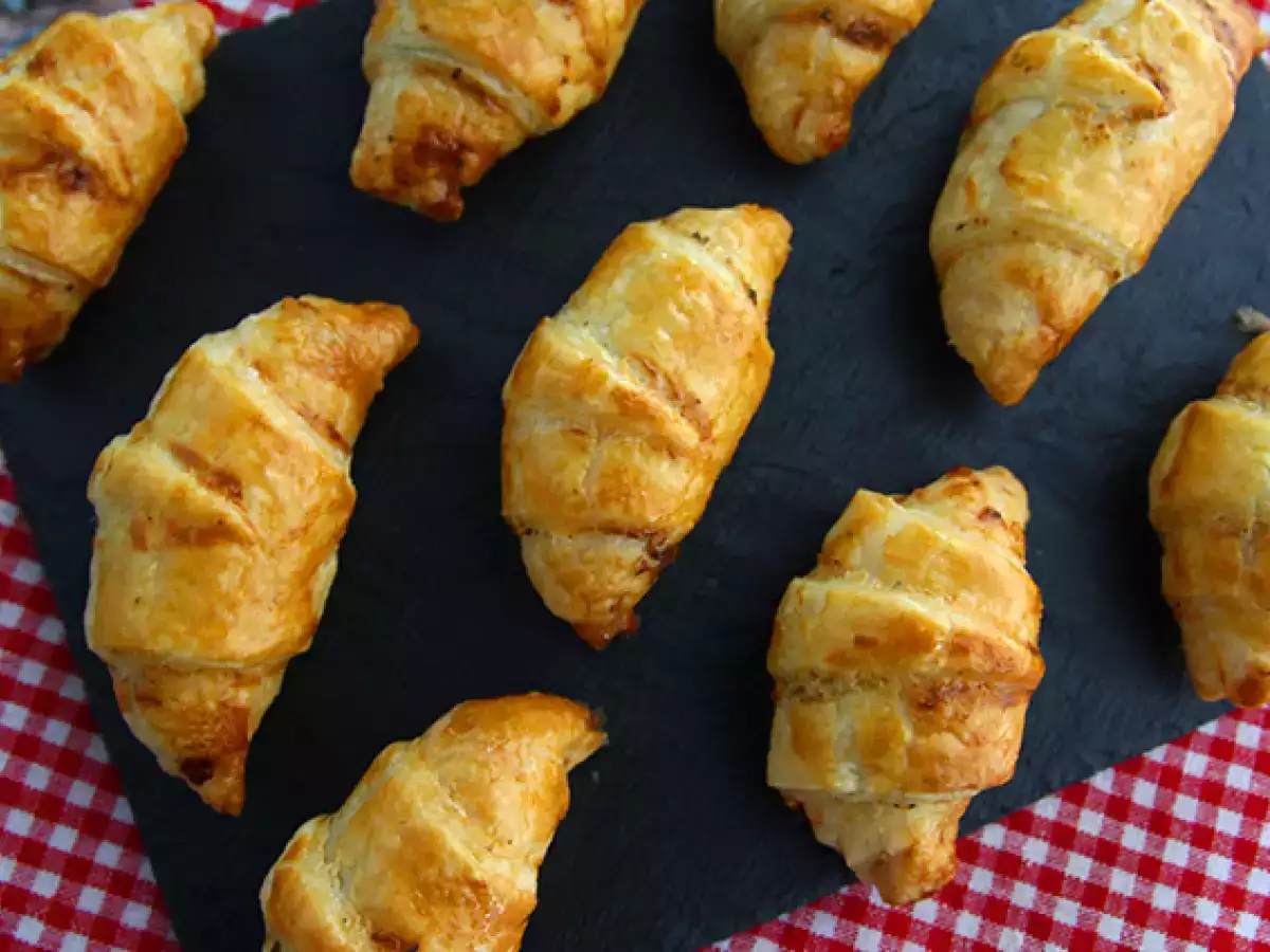 Croissante cu sunca si crema de branza - poza 3